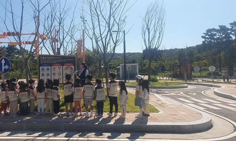 안양골 어린이교통공원에서 열린 교통안전교육 참고사진