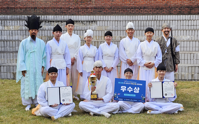 제33회 전국청소년전통문화경연대회에서 우수상을 받은 인천광역시청소년수련관 농악동아리 ‘천지울림’ 관련 보도사진